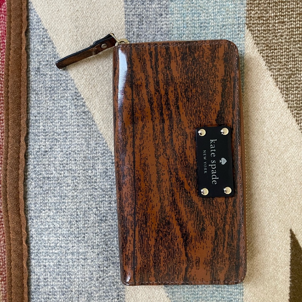 Kate Spade Wood-Patterned Brown Wallet
